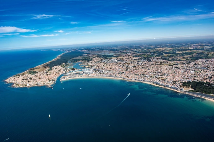 AGENCE DE COMMUNICATION  MÉDIAS / WEB / PRINT aux SABLES-D'OLONNE